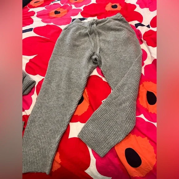 360Cashmere Gray Knit Sweater and Pants Set - Picture 4 of 6